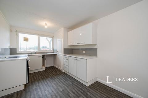 3 bedroom flat to rent, Lumsden Road, PO4