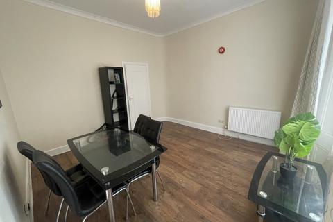 1 bedroom flat to rent, Woodlands Grove, Isleworth TW7