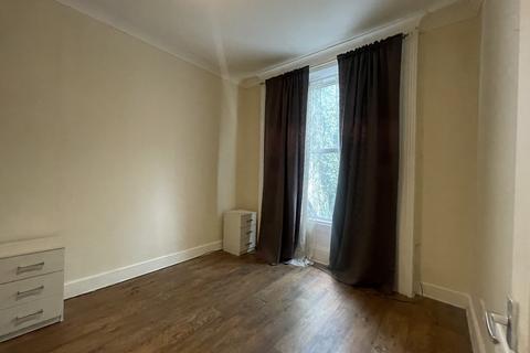 1 bedroom flat to rent, Woodlands Grove, Isleworth TW7