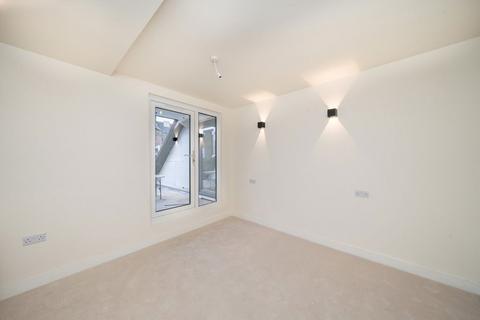 3 bedroom flat to rent, Mitcham Road, Tooting SW17