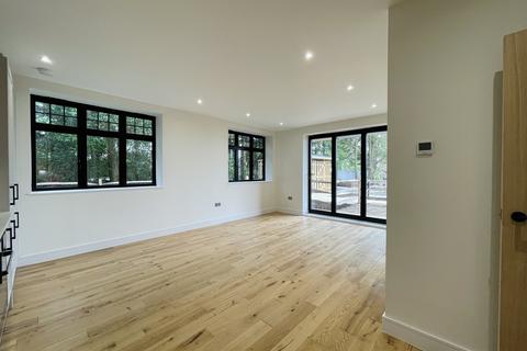2 bedroom apartment to rent, Cypress Heights, Warlingham CR6
