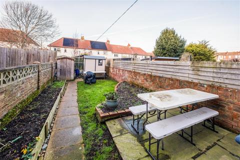 2 bedroom terraced house to rent, Eastbrook Road, Portslade