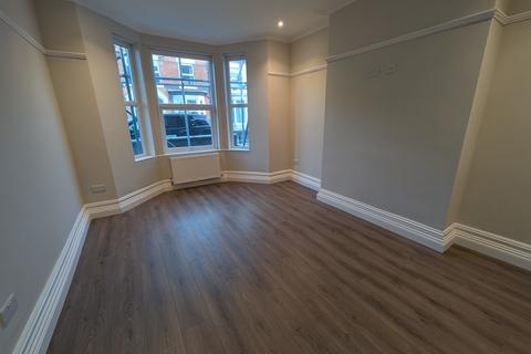 3 bedroom terraced house to rent, Walthall St, Crewe