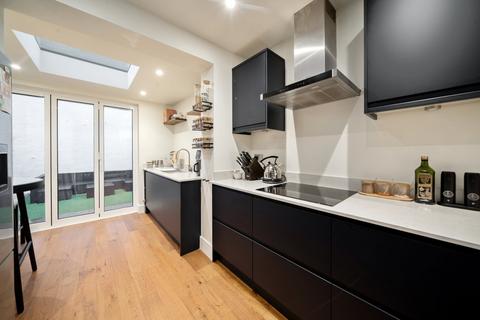 3 bedroom terraced house for sale, Magnolia Road, London W4