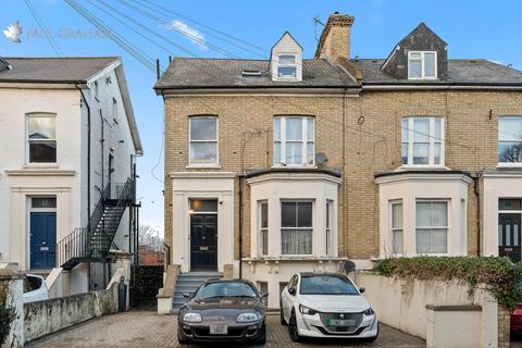 1 bedroom flat for sale, Elgin Road, Wallington