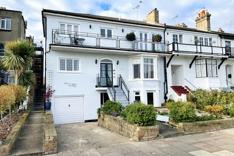 undefined, Devereux Road, Southend On Sea SS1