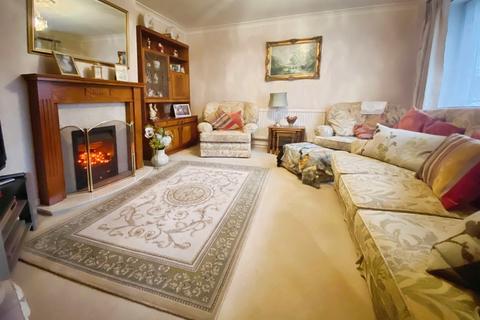 3 bedroom semi-detached house for sale, Roberts Road, Southampton SO40