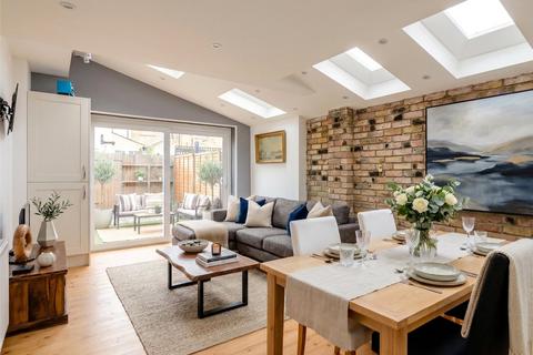 3 bedroom house for sale, Stanley Gardens Road, Teddington, TW11