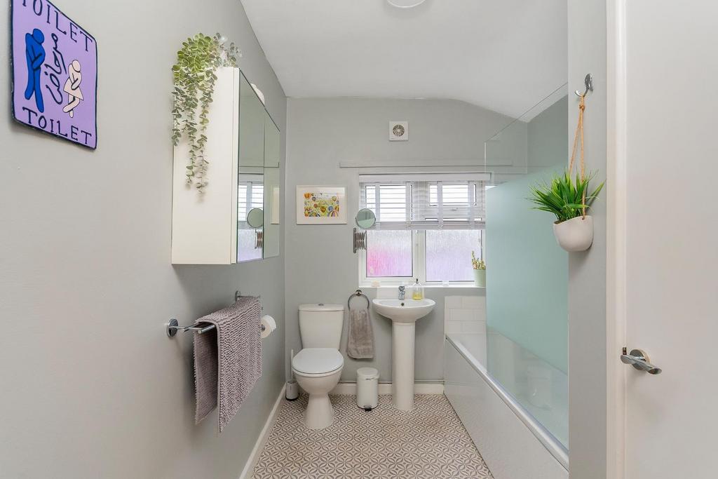 5 W0 SBTN - Bathroom C.jpg