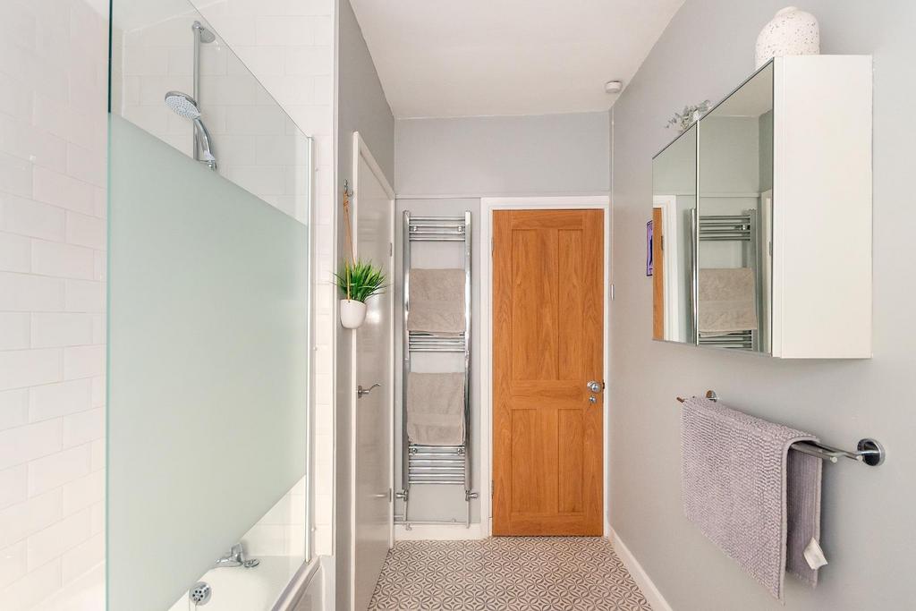 5 W0 SBTN - Bathroom A.jpg