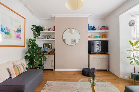 2 bedroom flat for sale, William Street, Totterdown