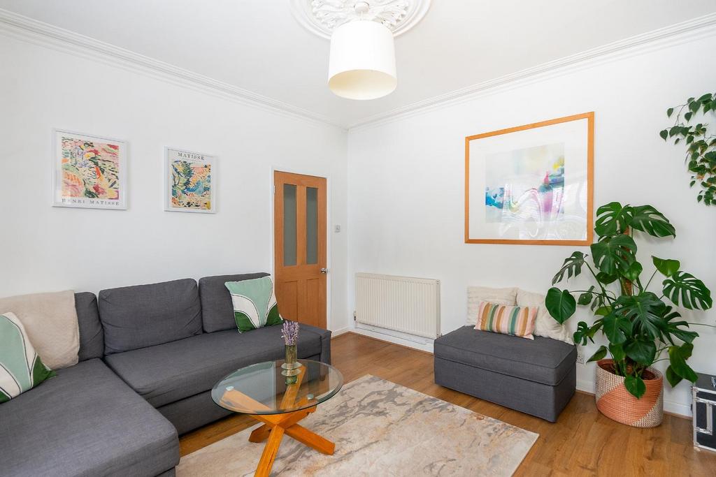 5 W0 SBTN - Living Room C.jpg