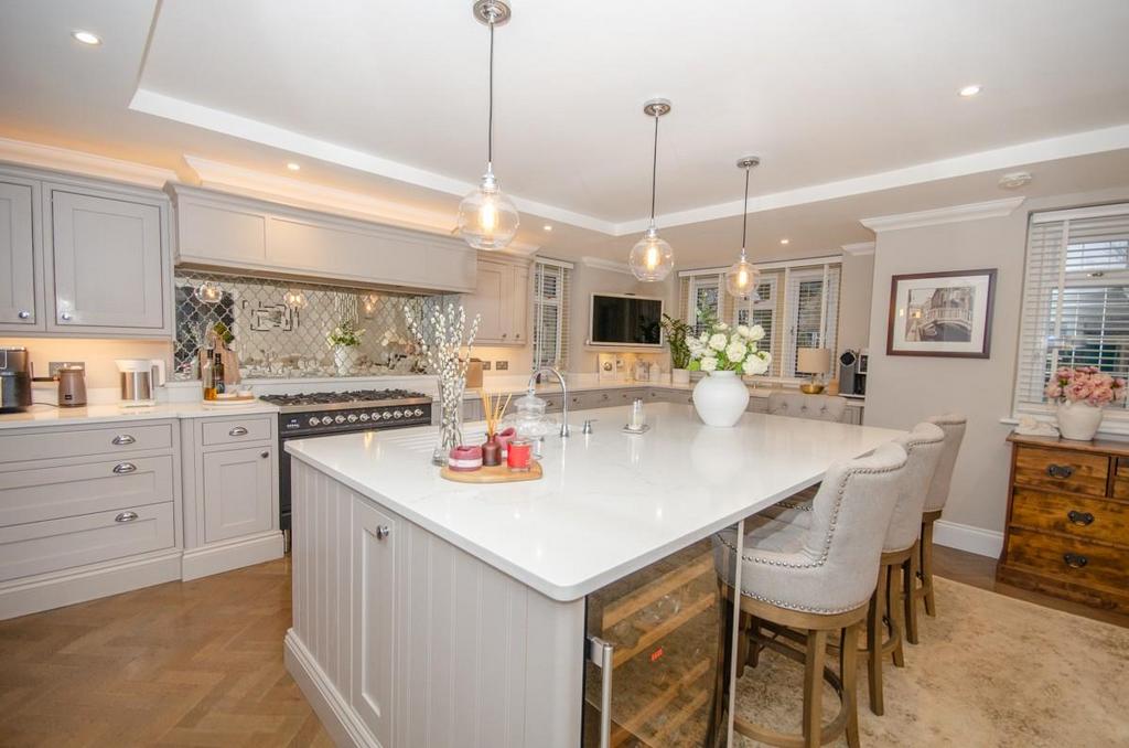 Kitchen main.jpg