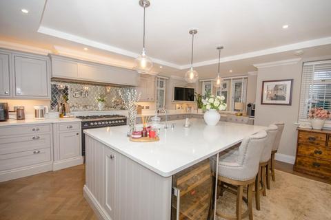 4 bedroom detached house for sale, Park Crescent, Frenchay, Bristol, BS16 1PD