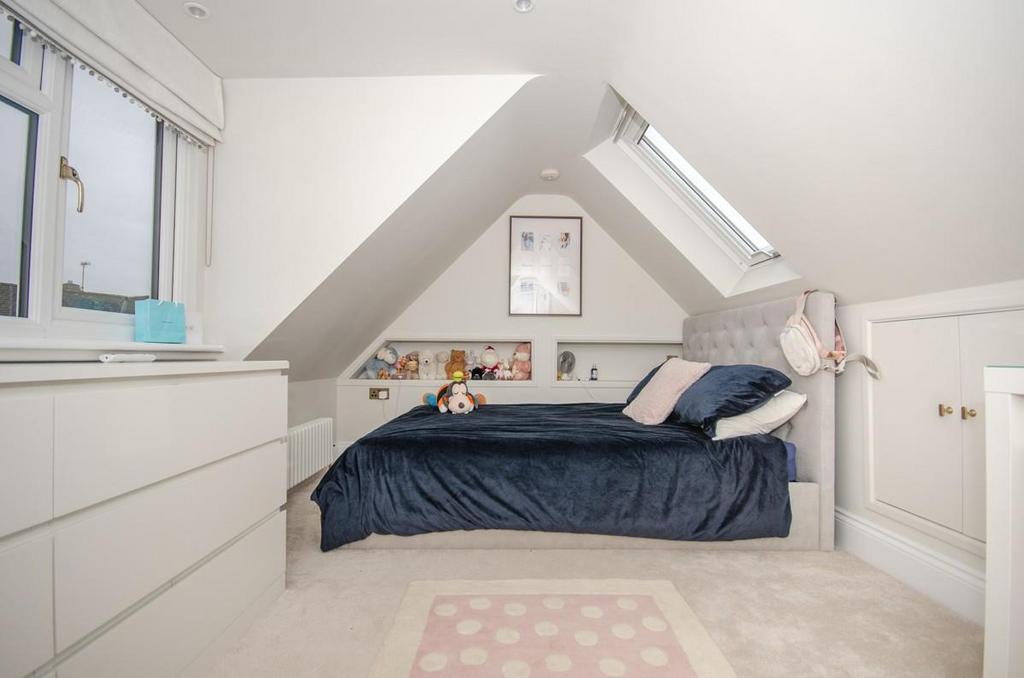Bedroom 4.jpg