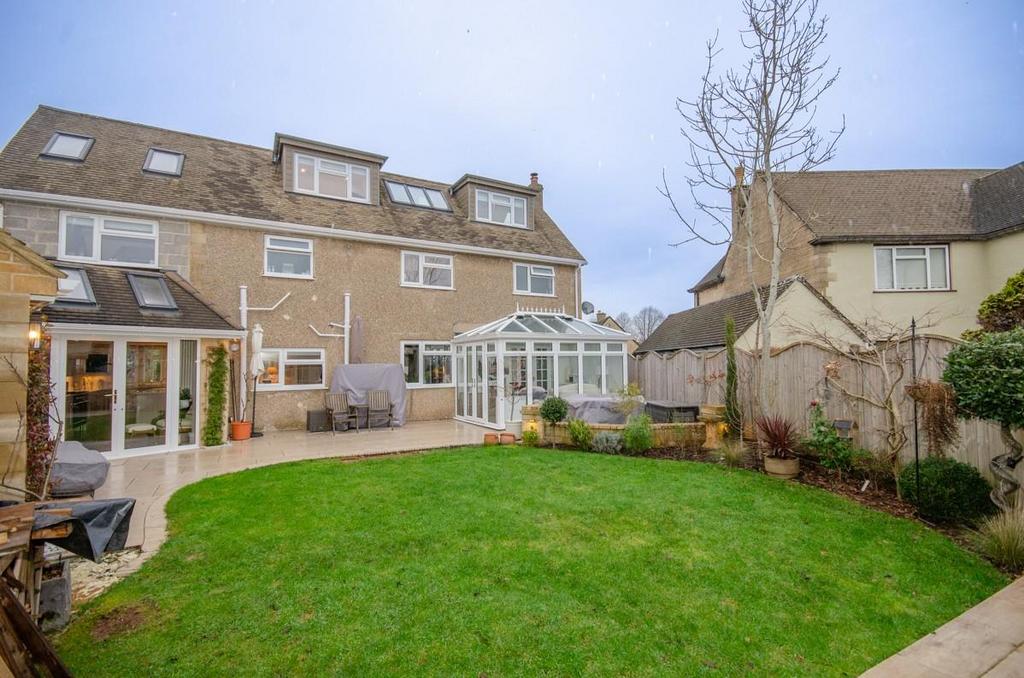 Rear garden pic 2.jpg