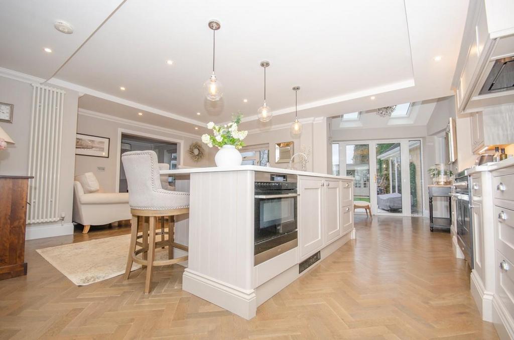 Kitchen-family room pic 2.jpg
