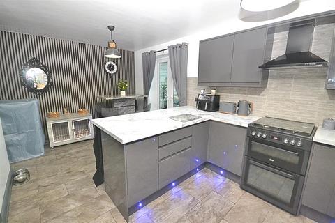 3 bedroom end of terrace house for sale, Dover Road, Weymouth
