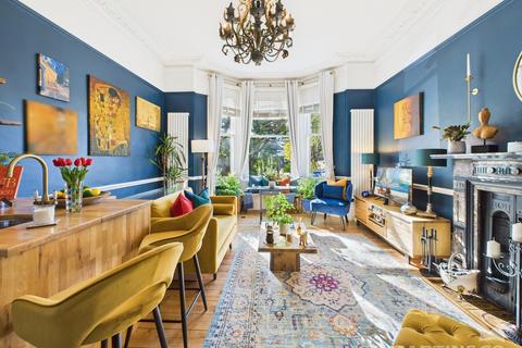 1 bedroom ground floor flat for sale, Norfolk Square