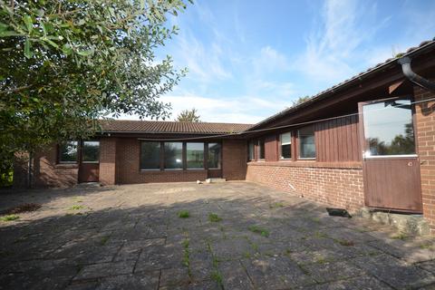 4 bedroom detached bungalow for sale - Llangwyryfon