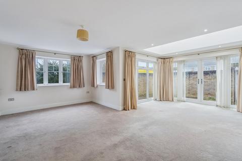 3 bedroom semi-detached house for sale, Kingsway, Farnham Common SL2
