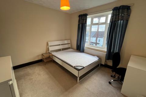 5 bedroom semi-detached house to rent, Broadlands Road, Southampton