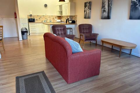 2 bedroom terraced house to rent, Connaught Avenue, Frinton-on-Sea CO13