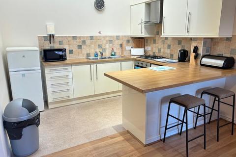2 bedroom terraced house to rent, Connaught Avenue, Frinton-on-Sea CO13