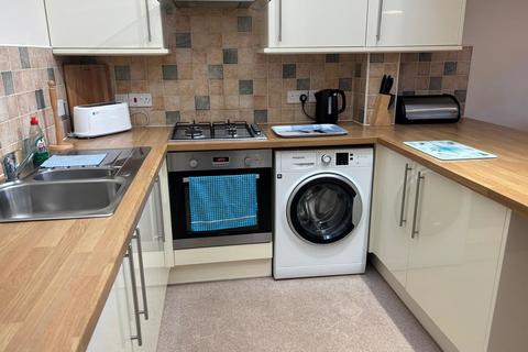 2 bedroom terraced house to rent, Connaught Avenue, Frinton-on-Sea CO13