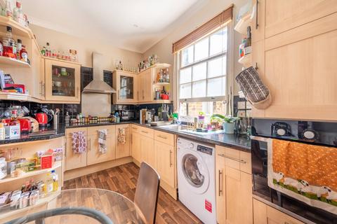 2 bedroom flat to rent, The Park, Ealing, London, W5