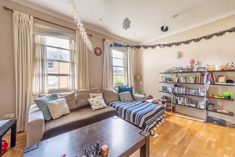 2 bedroom flat to rent, The Park, Ealing, London, W5