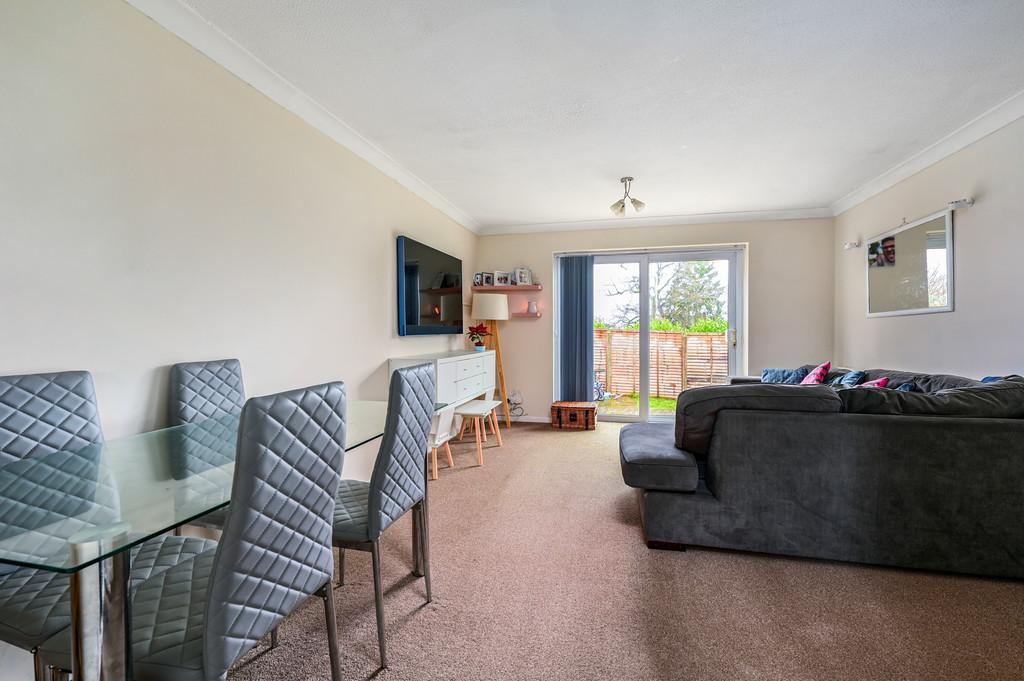 64 Humber Way (4)