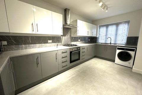 undefined, Elmshott Lane, Cippenham, Slough