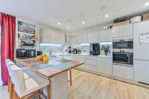 2 bedroom flat for sale, Lountain House, Thamesmead, SE28