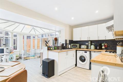 3 bedroom semi-detached house for sale, Pelican Close, Cheshire CW1