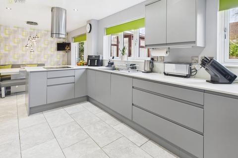 4 bedroom detached house for sale, Durlston Close, Tamworth B77