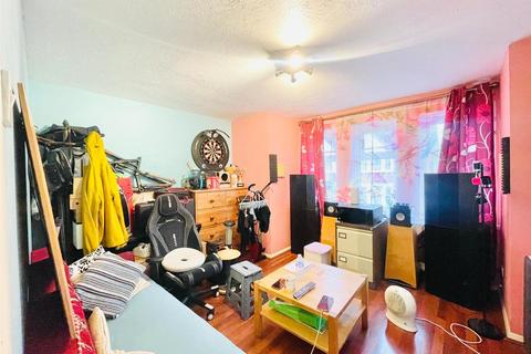 1 bedroom flat for sale, Fulready Road, London E10