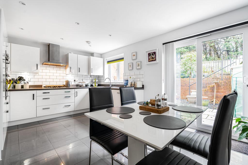 Kitchen Dining (2)