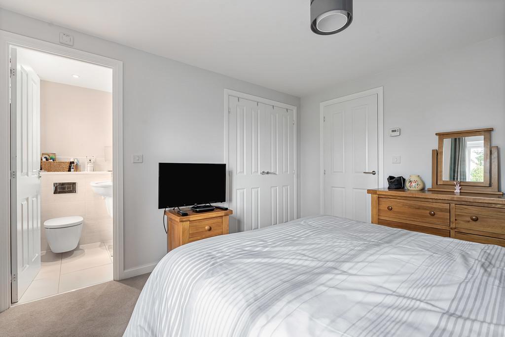 Bedroom 1 (2)