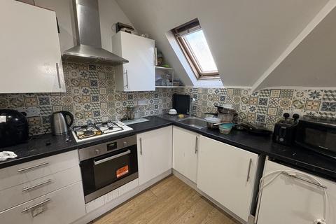 House share to rent, The Avenue, London N8