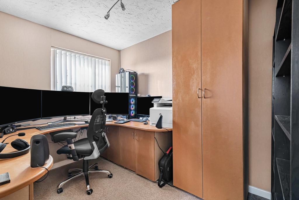 Bedroom 2 (2)