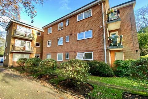 2 bedroom apartment to rent, Queens Court, Richmond Park Road