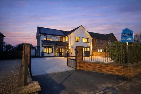 4 bedroom detached house for sale, Heath Road , Bedworth