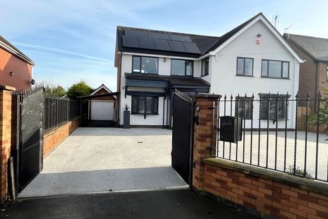 4 bedroom detached house for sale, Heath Road , Bedworth