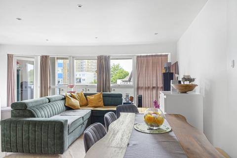 2 bedroom apartment for sale, Douglas Road, London N22