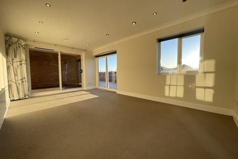 3 bedroom apartment to rent, Clipper Quay, Exeter EX2