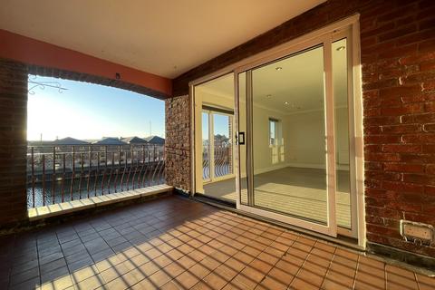 3 bedroom apartment to rent, Clipper Quay, Exeter EX2