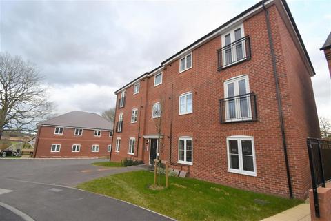 2 bedroom maisonette to rent, Martin Drive, Common Lane, Kenilworth