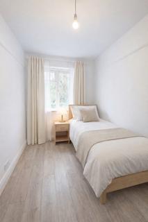 2 bedroom apartment to rent, Vine Place, Hounslow TW3