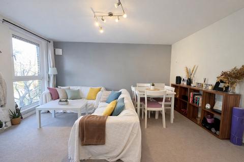 2 bedroom apartment to rent, Hornsey Road, London N19
